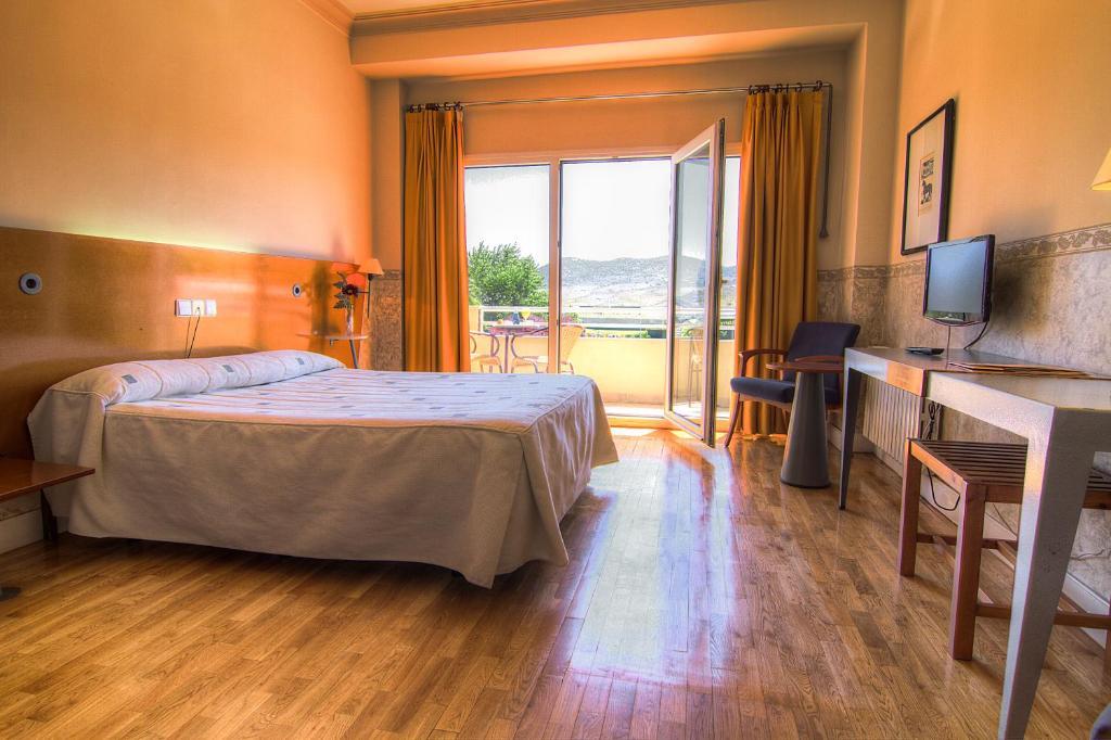 Hotel Azar Plasencia Room photo