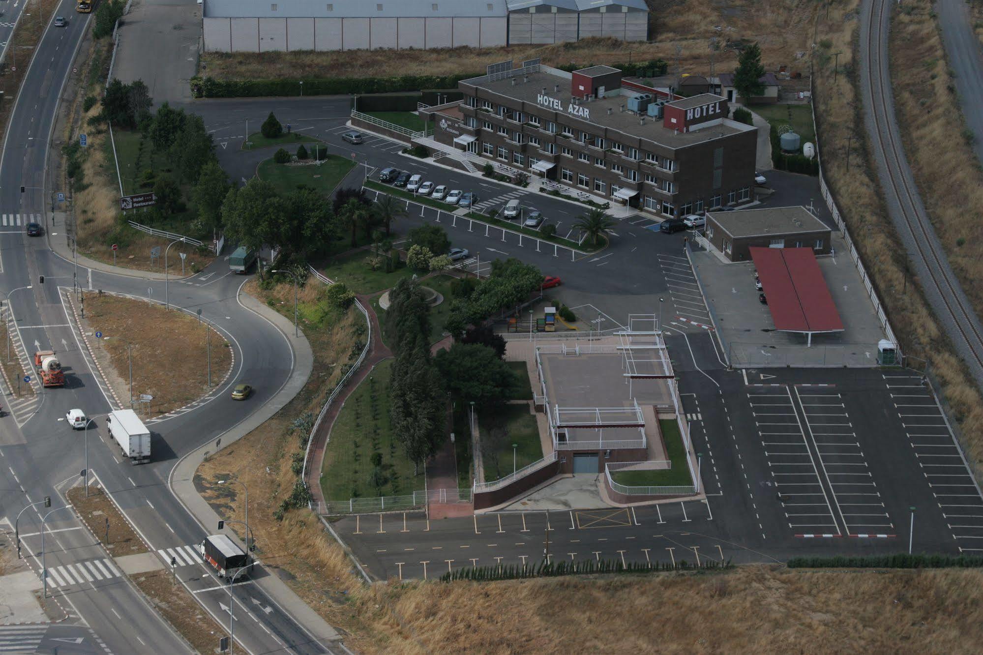 Hotel Azar Plasencia Exterior photo