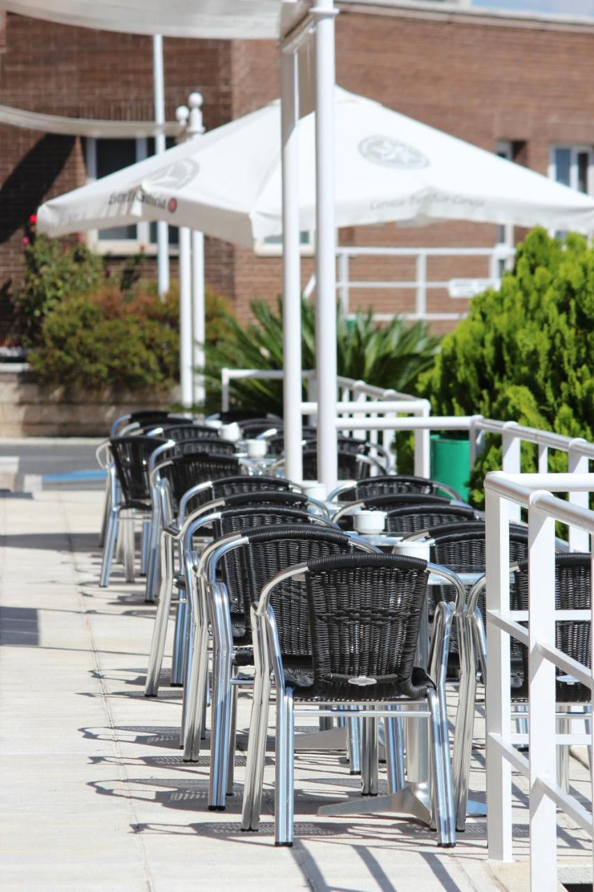 Hotel Azar Plasencia Exterior photo